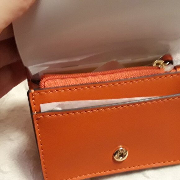 Michael Kors Carson Small Pebbled Leather Wallet color Red clay - Picture 3 of 7